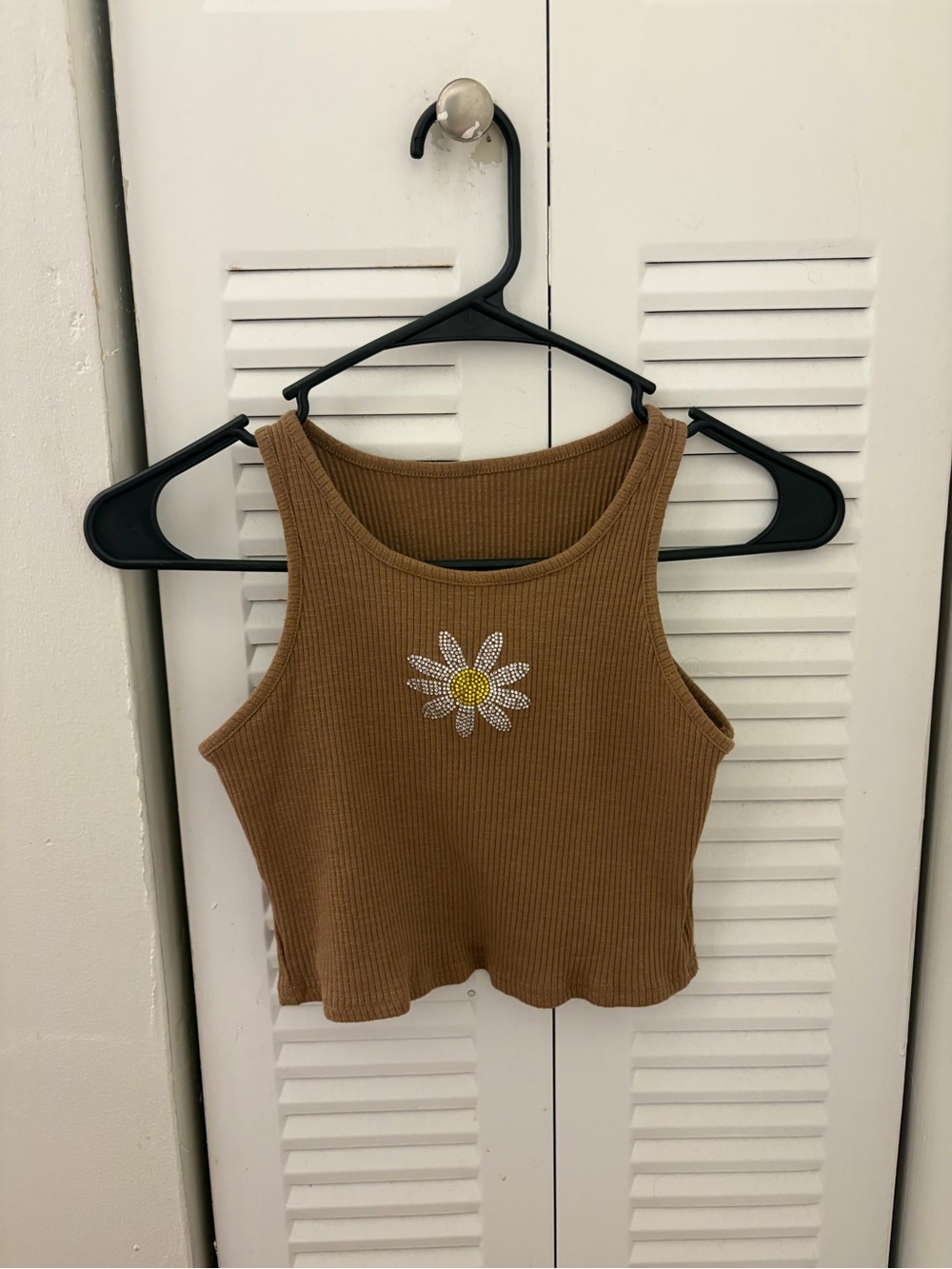 SHEIN Brown Ribbed Crop Tank with Daisy Patch